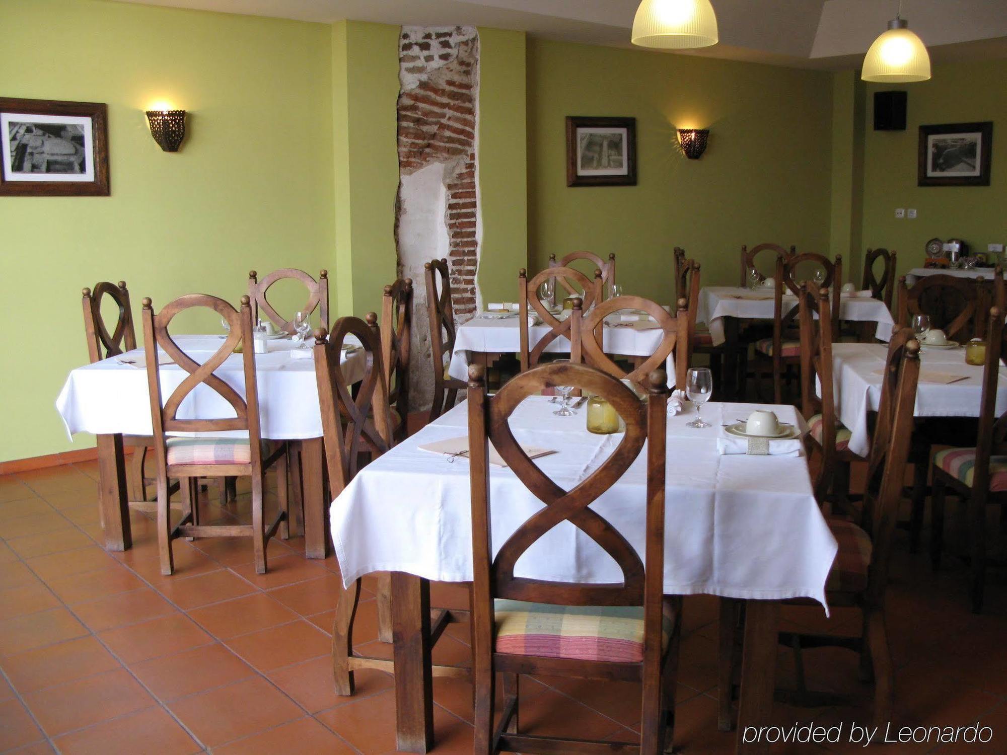 Adc - Albergaria Do Calvario - By Unlock Hotels Evora Restoran gambar